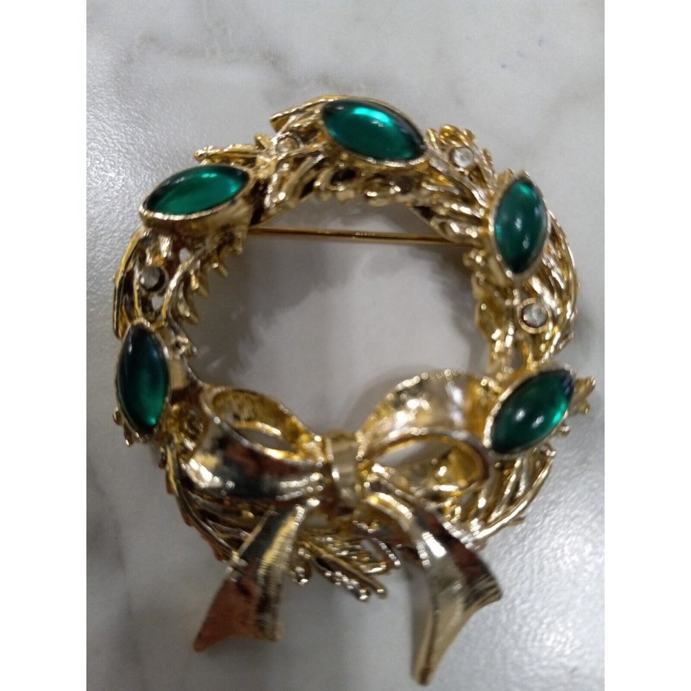 Beautiful Gold Toned Vintage Tancer Ii Christmas Wreath Brooch